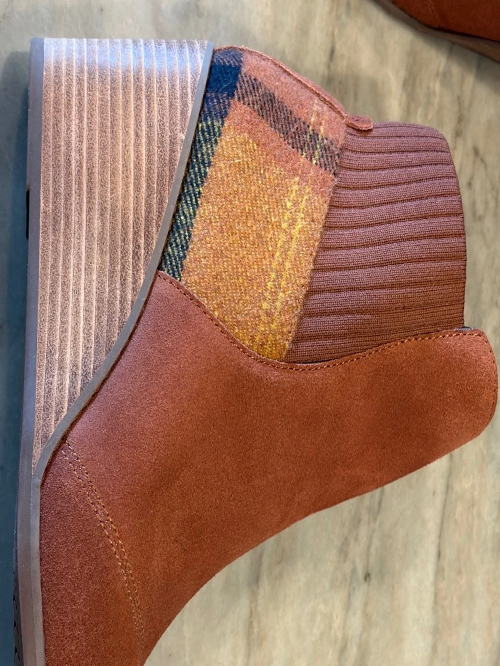 Toms rust suede